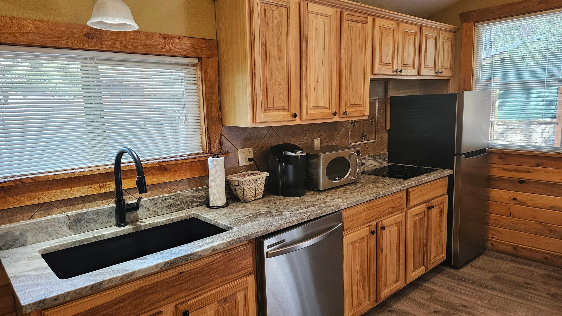 Cottage Studio Kitchenette